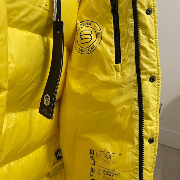 (NEW) Aritzia The Super Puff Original Size L - Picture 2 of 4